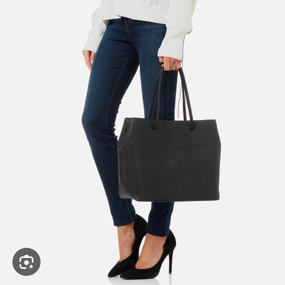 Marc Jacobs Black East West Shopper Logo Tote PLEASE READ DESCRIPTION - Picture 5 of 9